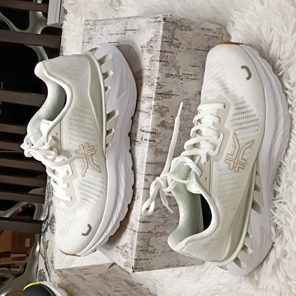 KURU Cloud+ Triple Max Ion White  & Cream Running Plantar Fascitis Sneakers 9.5M